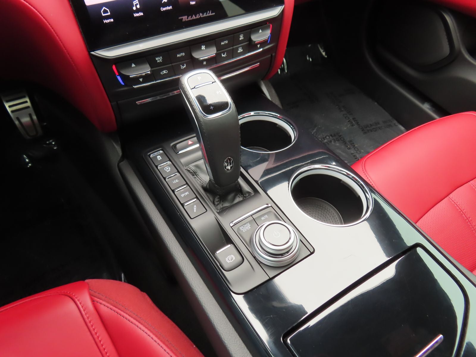 2022 Maserati Quattroporte Modena Q4