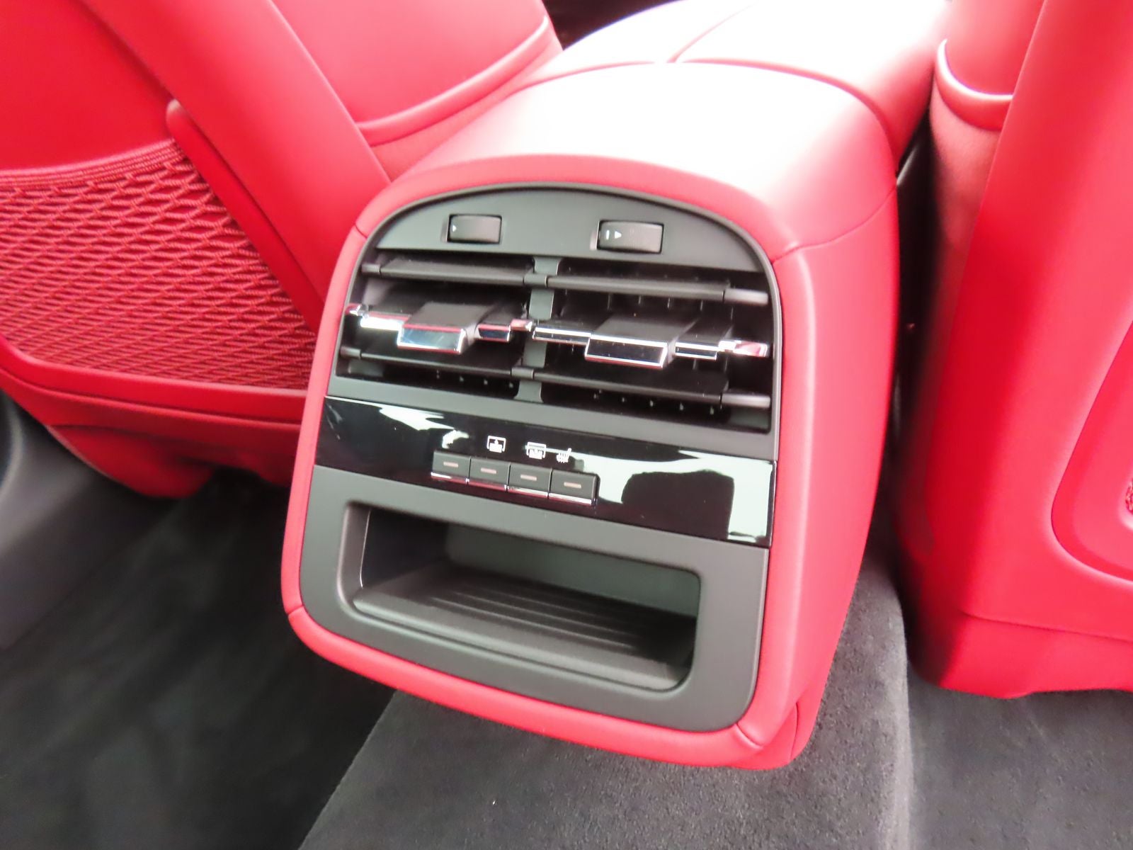 2022 Maserati Quattroporte Modena Q4